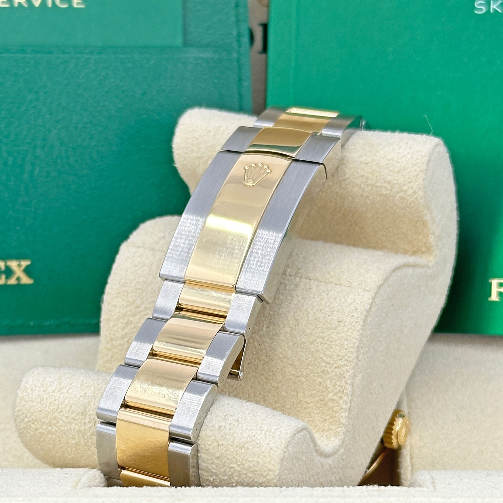Discontinued Rolex Sky-Dweller 42mm Black Dial Oyster Two-Tone 326933-0002 Mint 2022 image 9