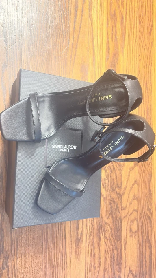 Sandálias Saint Laurent tamanho 39 EUR 8 EUA - Imagem 2 de 3