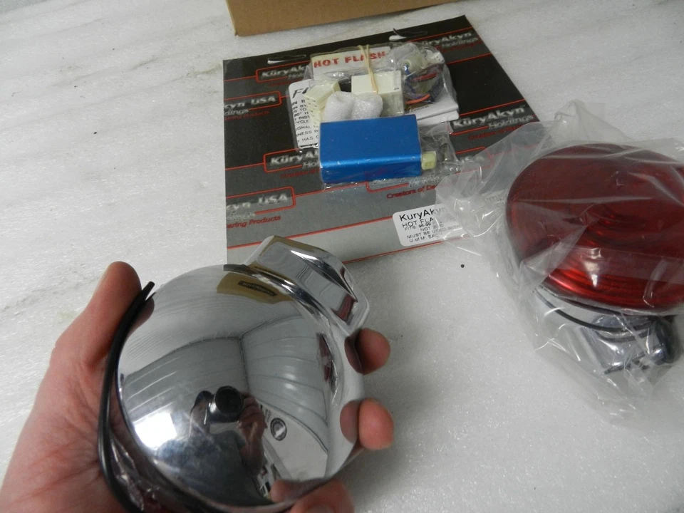 NOVO SISTEMA DE ILUMINAÇÃO KURYAKYN HOT FLASH CONSPICOUS 1986-1999 HARLEY-DAVIDSON - Imagem 2 de 2