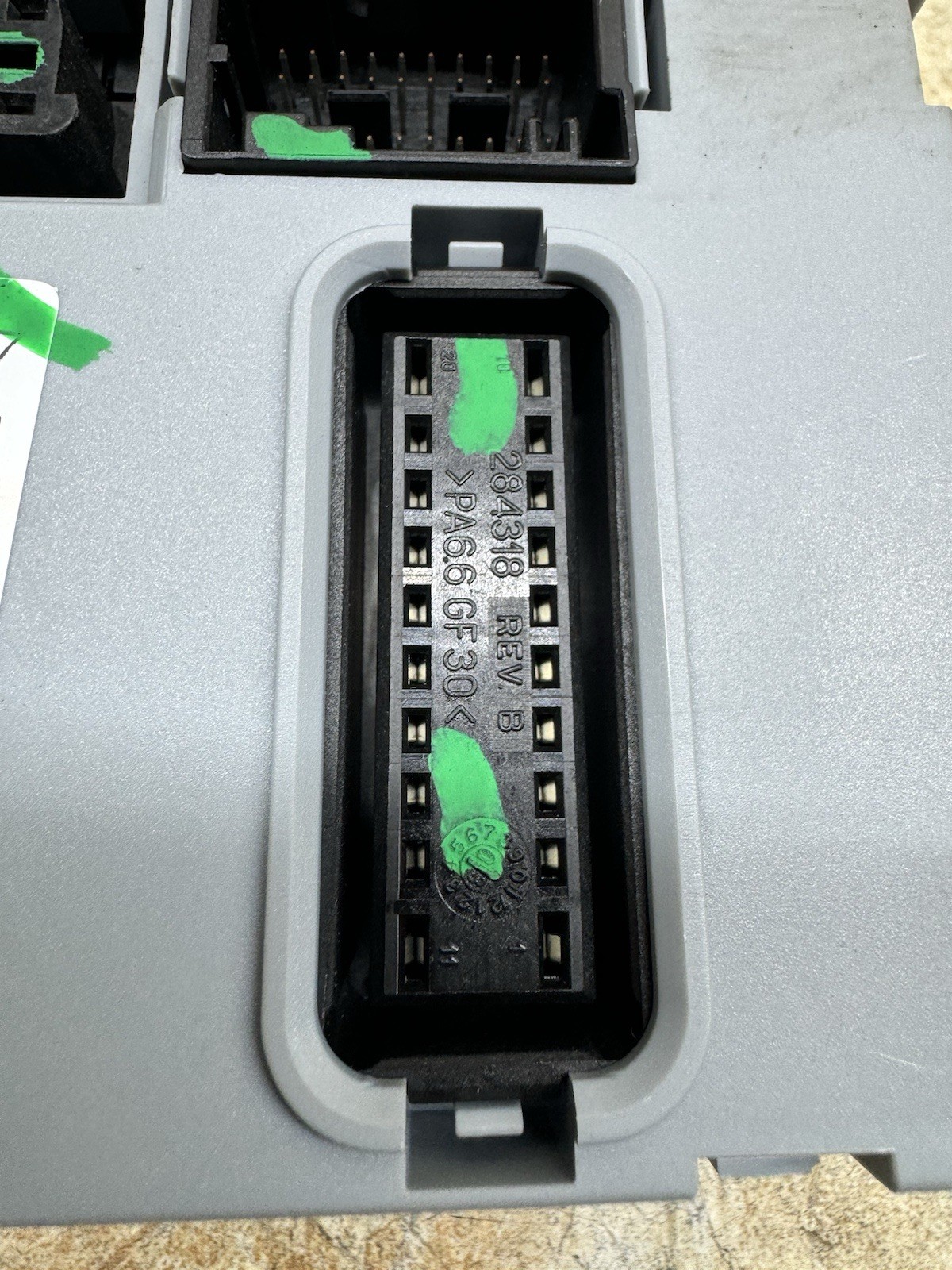 15K 2005 Maserati Quattroporte M139 BCM Body Control Module Fuse Box 209877 876