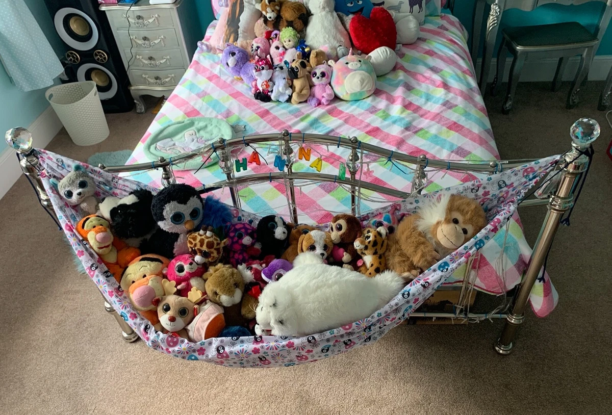 Cuddly shop toy hammock