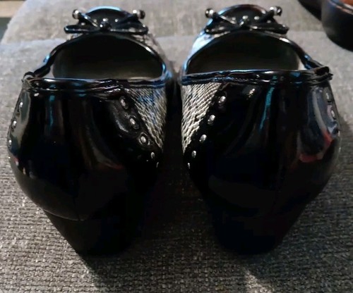 Anne Klein Sport Wedge Flats Woman Size 7.5M Black Gray Faux Snake Skin Studded - Picture 5 of 12