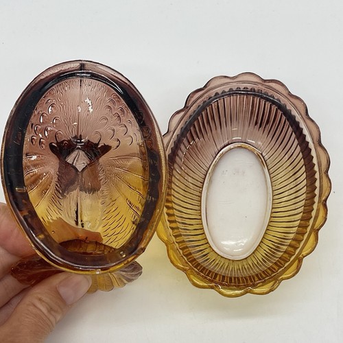 Small Hen on Nest Glass Flashed On Dark And Light Colored Amber Trinket Dish - Picture 5 of 8