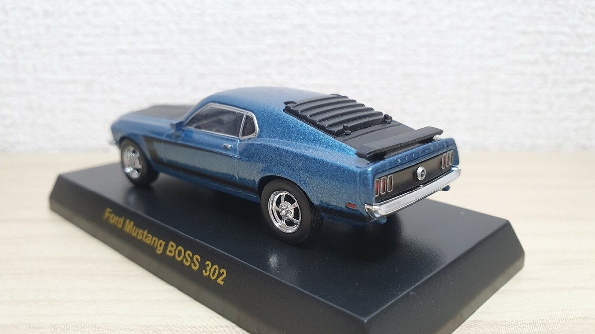 Modèle Réduit Ford Mustang Boss 302 1970 - M2 Machines 1:64 - Bleu/noir - Neuf Sous Blister