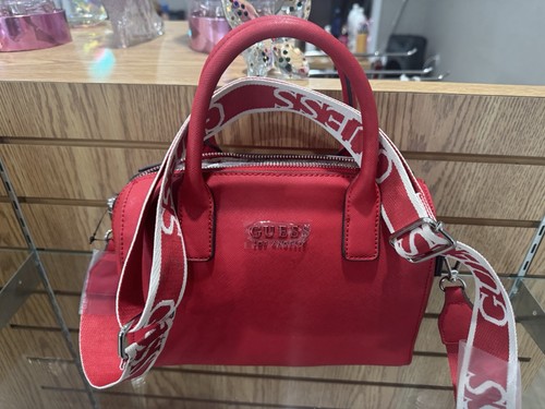 Borsa a tracolla e tracolla colore rosso di Guess - Foto 5 di 6
