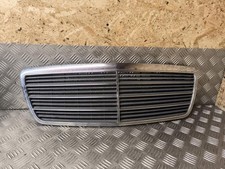Calandre Mercedes 210