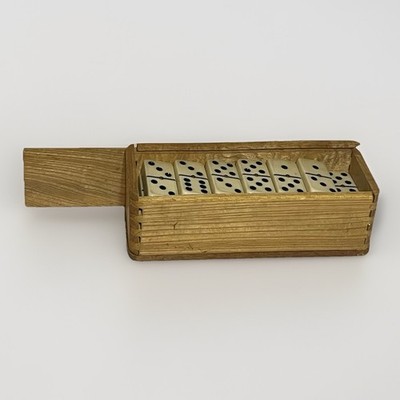 Vintage Double Six Dominoes 32 Pieces with Spinners In Broken Wooden Travel Case