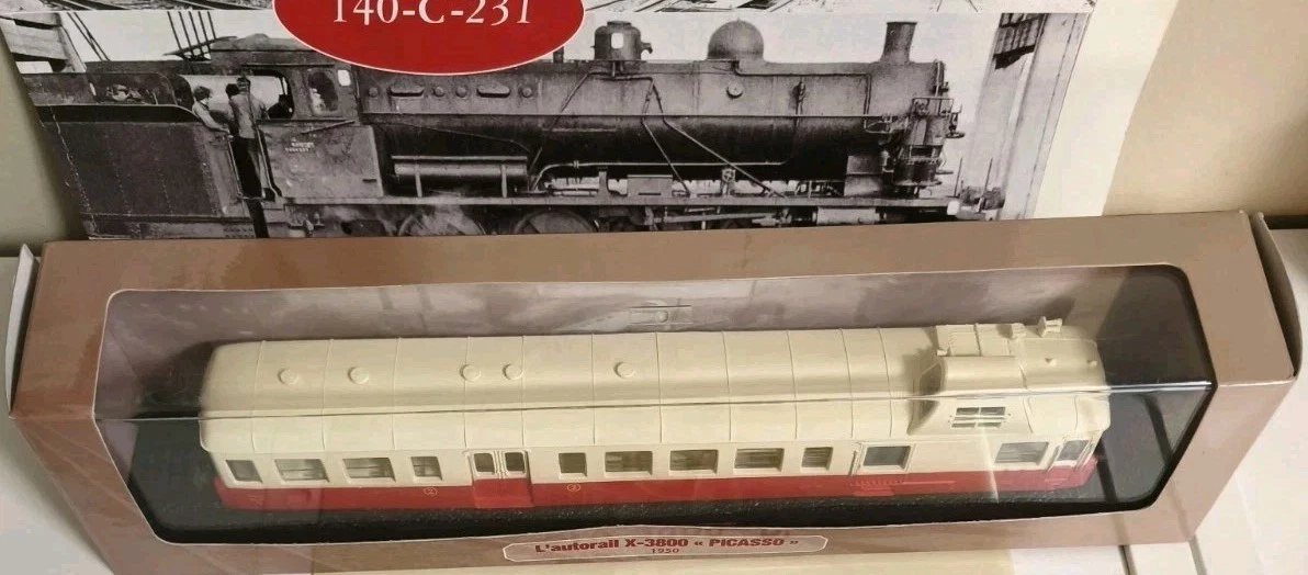 autorail picasso jouef 2ème génération x 3800 plus l'éclairage