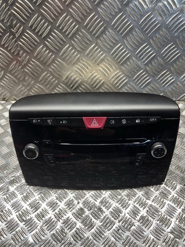 CHRYSLER YPSILON RADIO CD Stereo Radio Head Unit - Picture 1 of 6