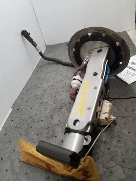 Fuel Pump Assembly Front Of Rear Axle Fits 05-08 FORD E150 VAN 1143000 - Image 4 of 4