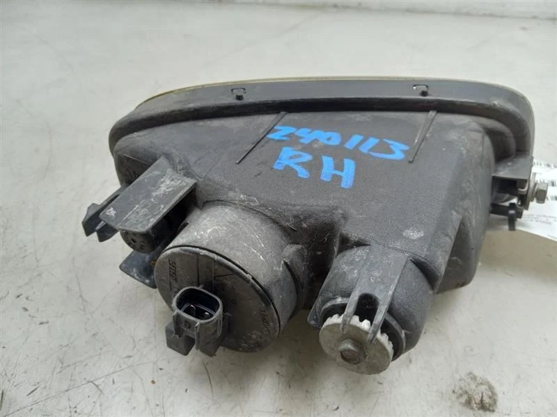 02-03 LEXUS ES300 乘客侧雾灯  — 第 4/4 张图片