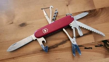 Victorinox Huntsman Swiss Army Knife Red Wood Saw and Scissors (NOTE) - 705