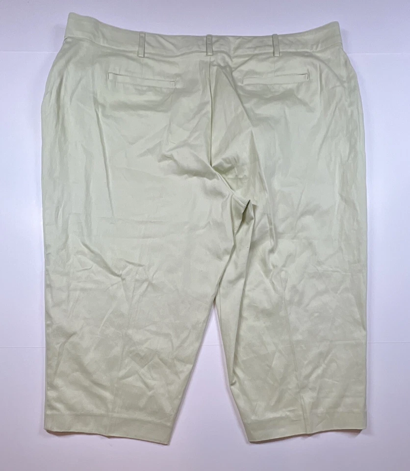 Pantalones Cortos Capri Counterparts Nuevos Talla 24W Adelgazante Sensación Verde Pistacho Foto 2 de 4