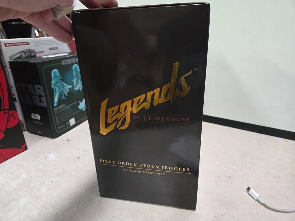 GENTLE GIGANTES LEYENDAS EN 3D STAR WARS TFA PRIMER ORDEN STORMTROOPER BUSTO 1/2 NUEVO Foto 2 de 4