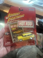 Johnny lightning hot rod magazine # 17 1955 Chevy nomad