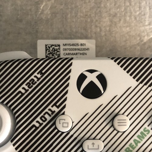 Xbox Series X/S (Project Scarlett) Microsoft Launch Team Controller VERY RARE - Picture 3 of 5