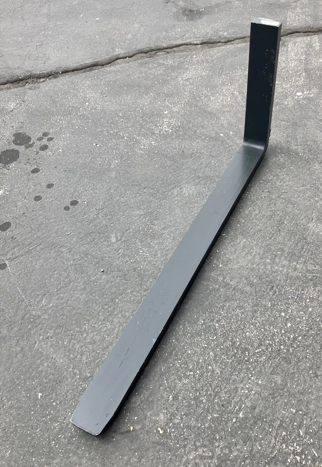 Genuine OEM JOHN DEERE 48" PALLET FORK TINE ITA CLAS AT309285 - Image 2 of 4