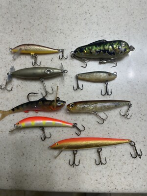 Lot Of 8 Fresh Water Fish Lures