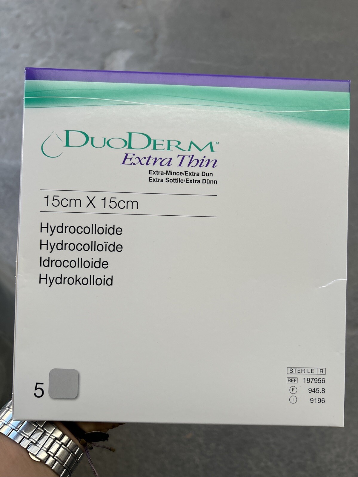 Duoderm Medic - 5 Medicazioni Sterili Con Idrocolloidi Extra Sottile 15 x 15 cm - Immagine 2