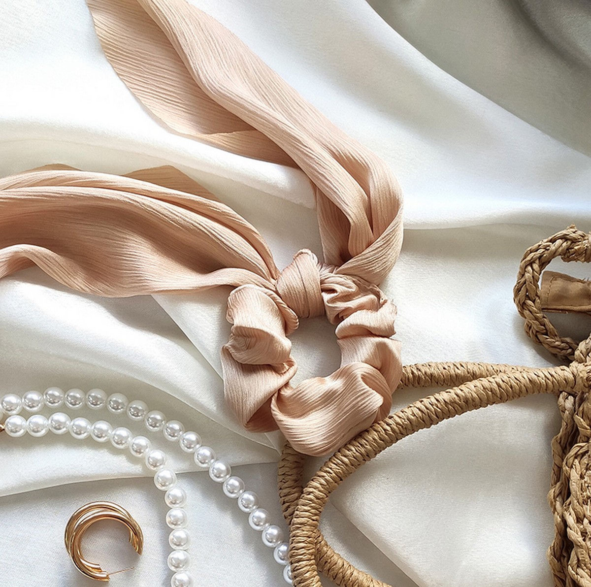 Boho-Satin-Haarschleife – Elegantes Scrunchy Aus Seidensatin, Elastisch & Vielseitig – Braun