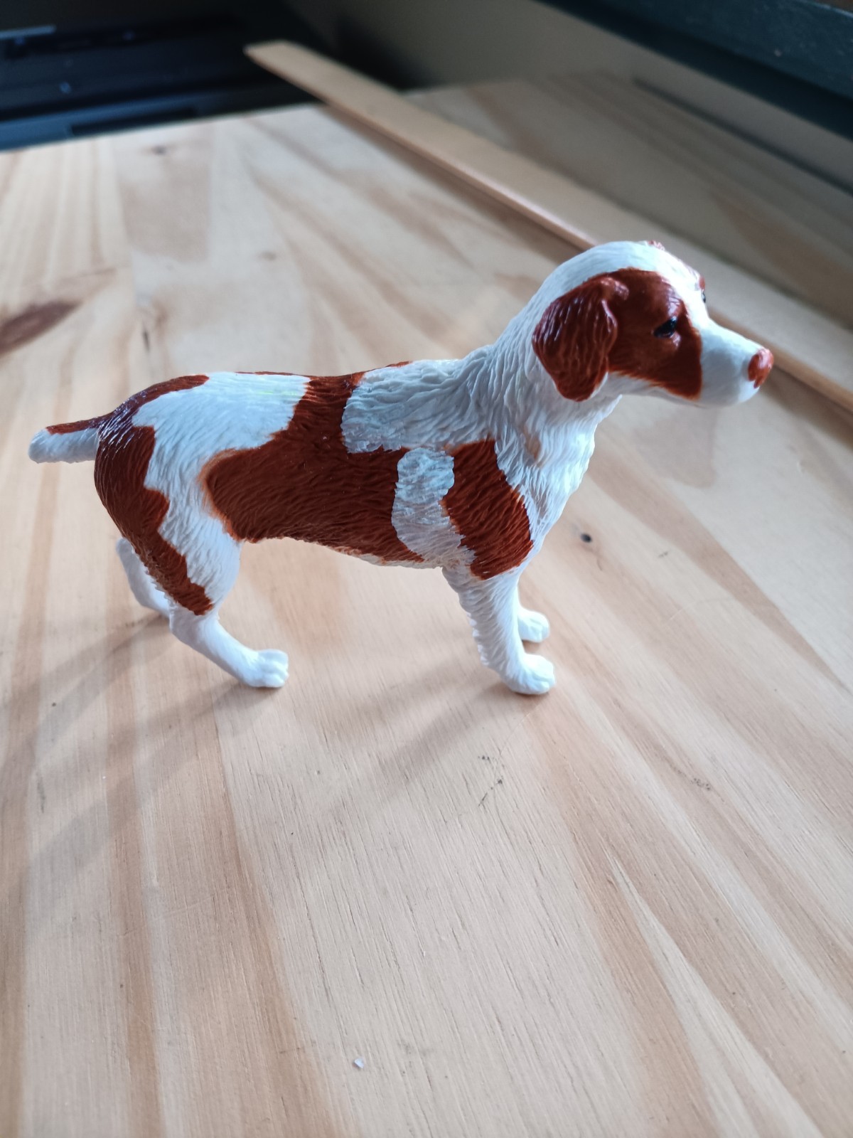 White Brown Spot Dog Springer Spaniel Hunting Dog Toy Figure