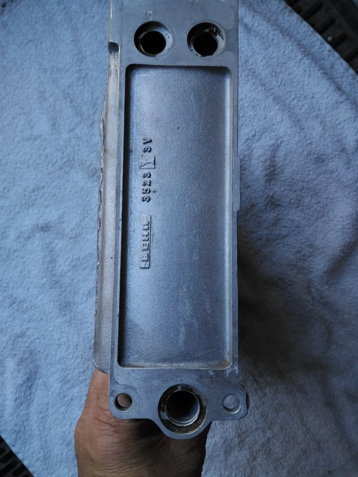 Porsche 911 911S 911E 911T 1965-1971 enfriador de aceite de motor Behr 901.107.041.02 Foto 4 de 4