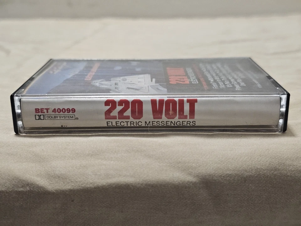 220 Volt Electric Messengers Cassette Tape 1985 CBS Records Tested Works - Bild 3 von 4