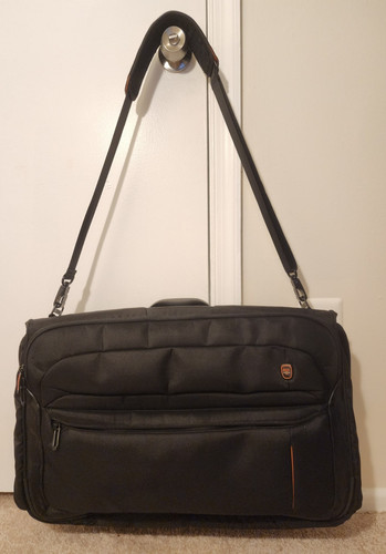 TUMI T-Tech 5633D Trifold Garment Bag. Excellent.