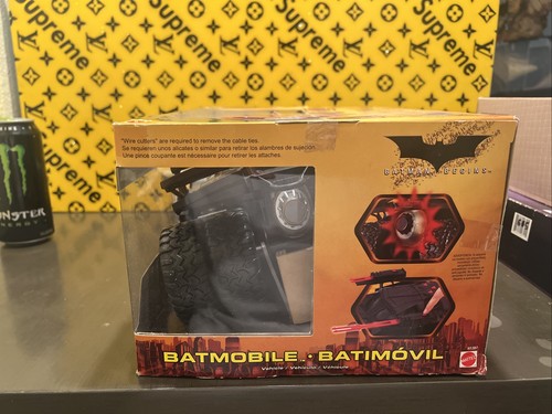 Mattel Batman Begins Batmobile (Tumbler) 13” Lights & Sounds New 2005 Unopened - Picture 4 of 6