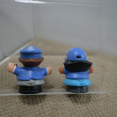 Fisher-Price le piccole persone sono entrambi piloti un ragazzo e una ragazza - Foto 3 di 7