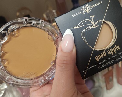 KVD Vegan Beauty Good Apple Skin Perfecting Foundation Balm 10g Farbton Medium 054