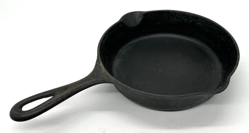 Vintage Griswold #5 Cast Iron Skillet with Large Logo