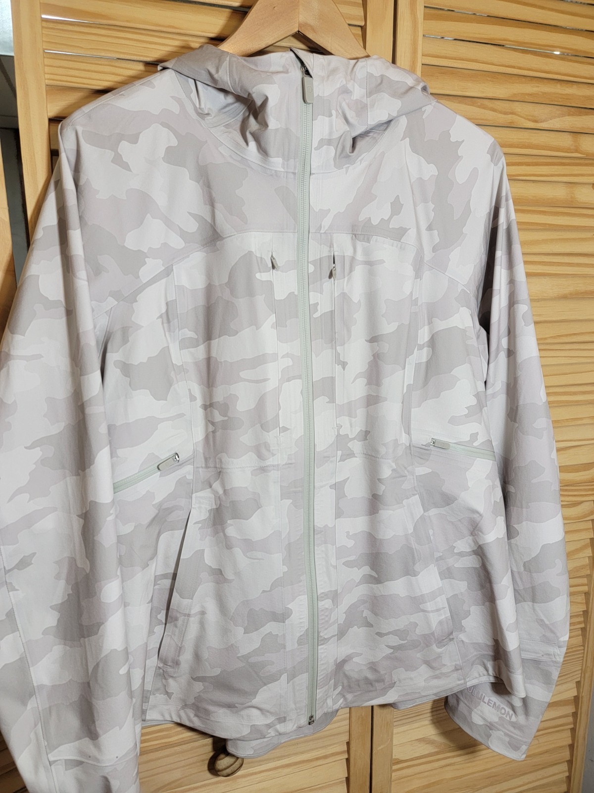 Lululemon Break A Trail Jacket Heritage 365 Camo Preloved Size 12 White Opal image 6