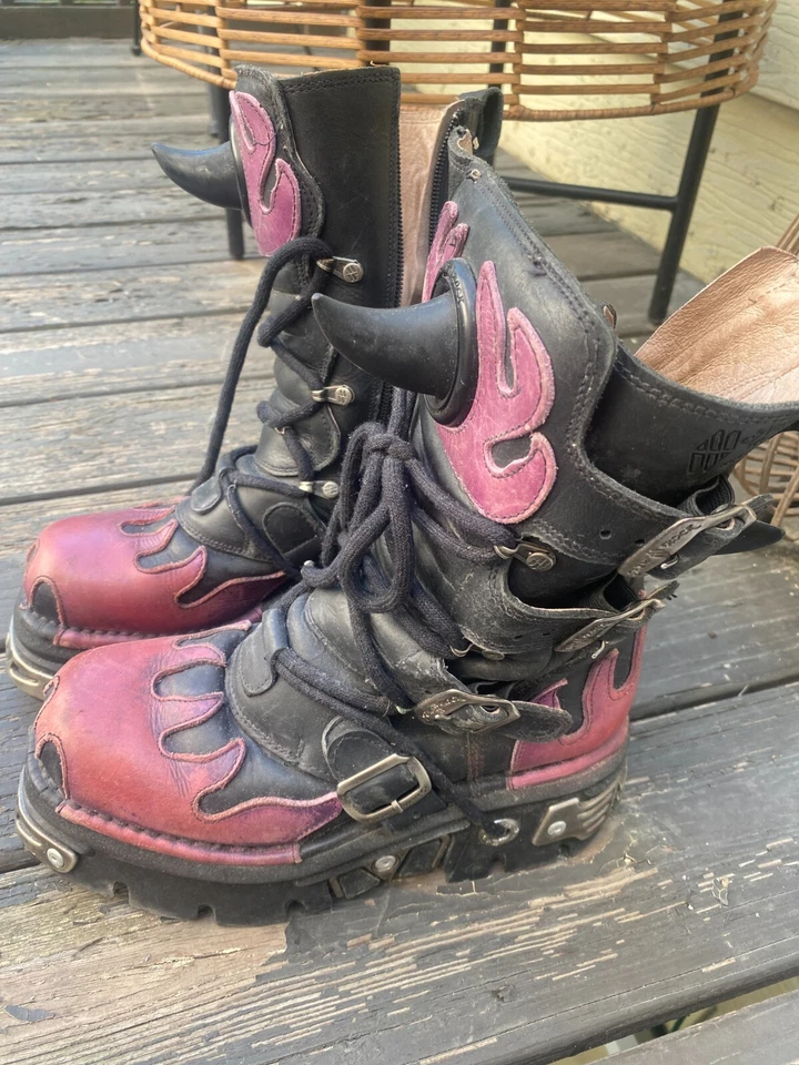 NEW ROCK Reactor M.539 RARE boots with horns and flames - Image 2 of 4
