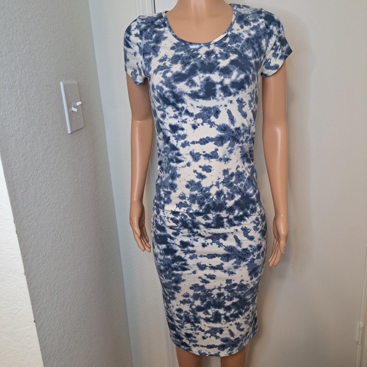blue tie dye maternity dress Ingrid & Isabel Size Small Long Pencil Target 2021 Maternity wear
