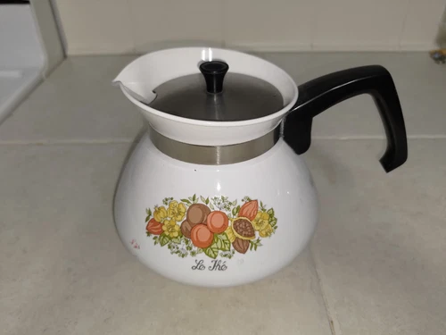 Vintage Corning Ware 6 Cup Teapot/Coffee 'Le The' Spice of Life P-104 w/Lid RARE