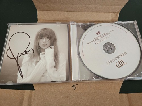 Taylor Swift Signed Tortured Poets Department TTPD CD RARE Signature Auto - Picture 20 of 72