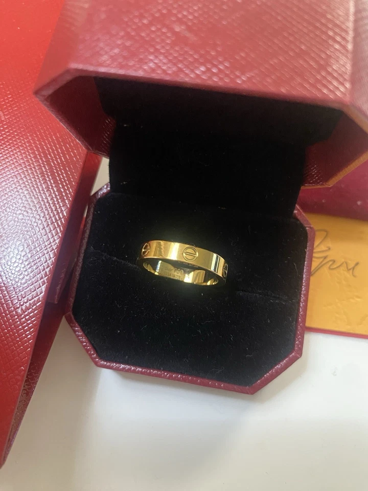 Anillo Love talla 6 chapado en oro 18k con caja y bolsa Foto 2 de 4