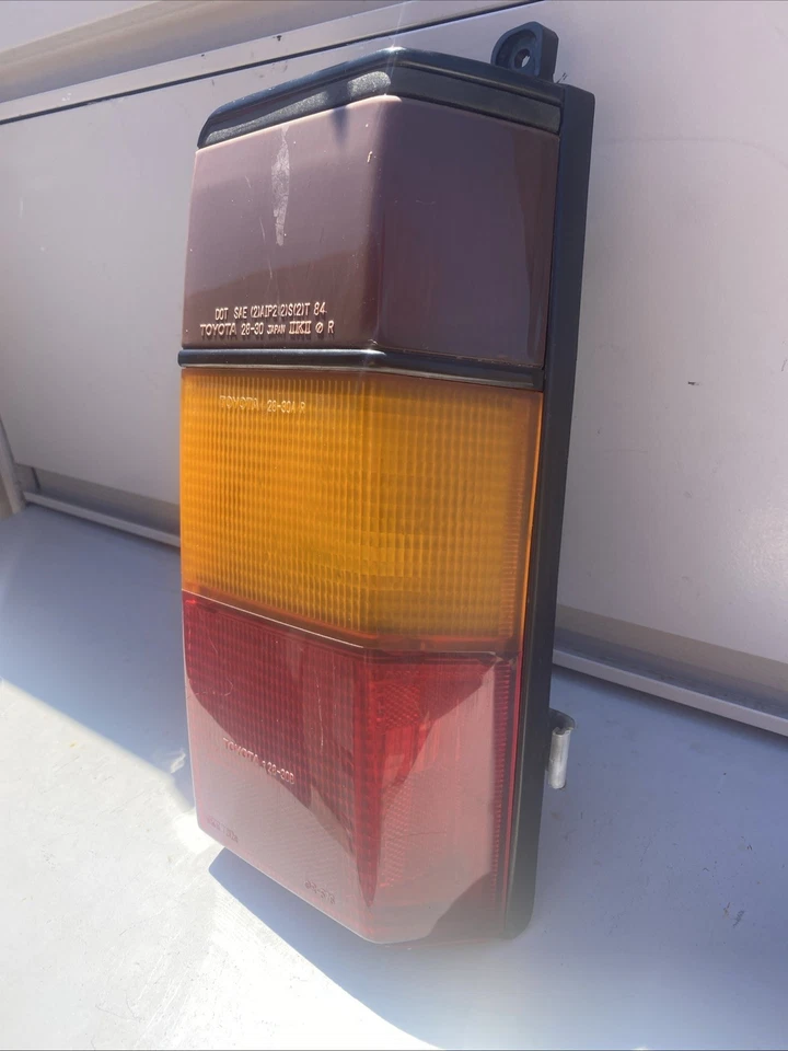 Luz trasera derecha pasajero Toyota Van 1983-1989 OEM 83-89 luz trasera Foto 3 de 4