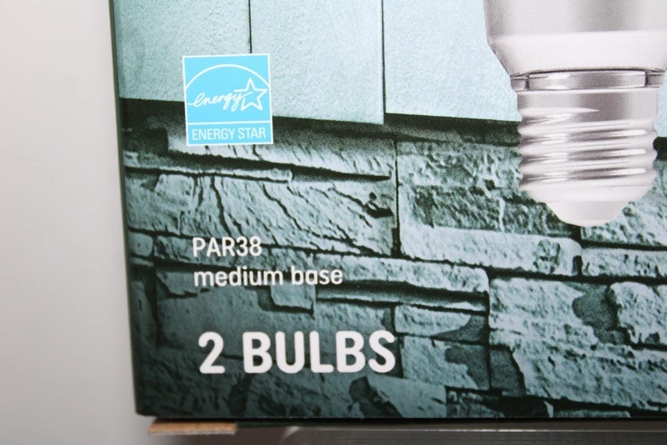 GE Outdoor Style 90w Replacement 15w LED Flood Bulbs PAR38 Med Base 2-Pack - Image 3 of 4