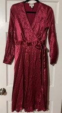 Nine West Women’s Size M Burgundy Solid V-Neck Satin Wrap Long Sleeve Midi Dress