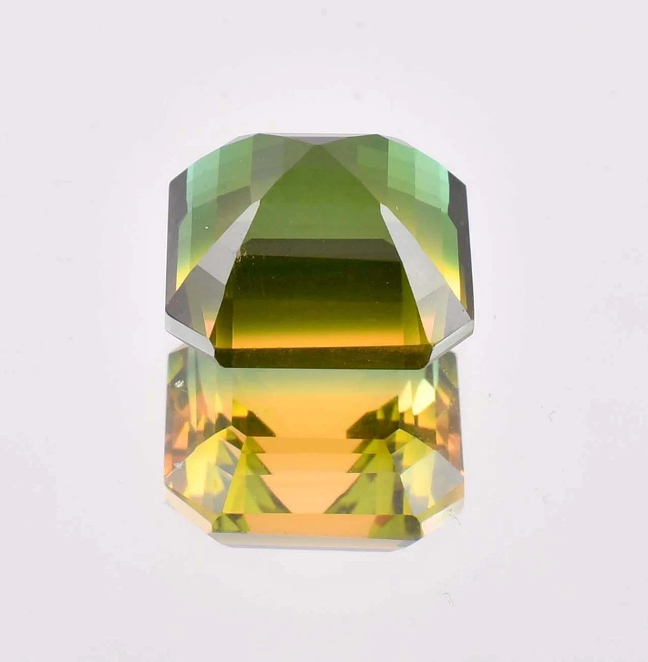 Сертифицированный натуральный двухцветный турмалин 14 x 14 мм квадратной огранки 13,10 карата - Изображение 4 из 4