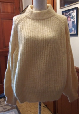 Universal Thread Goods & CO Size XXL Long Sleeve Sweater Yellow Round Neck 24'' L