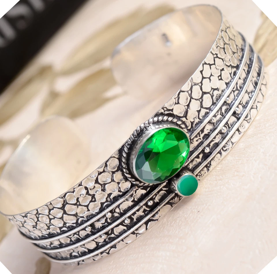 Brazalete de regalo de amor de plata de ley 925 con piedras preciosas de ónix verde y diopsido de corte ovalado Foto 3 de 4