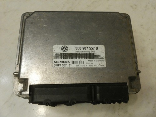VW Audi Motorsteuergerät Computer ECU 3B0907557D 5WP4367