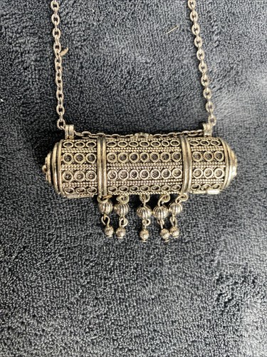 Rare Vintage Estee Lauder Solid Perfume Necklace Lipstick Case Treasure Box - Picture 3 of 9