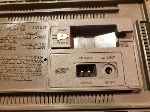 Vintage General Electric tragbarer 8-Spur Bandabspielgerät Modell Nr. 3-5505D (H1) - Bild 16 von 21