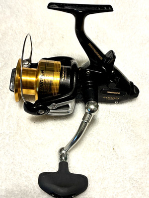 Nice Shimano Baitrunner 4000D Saltwater Inshore Spinning Fishing Reel