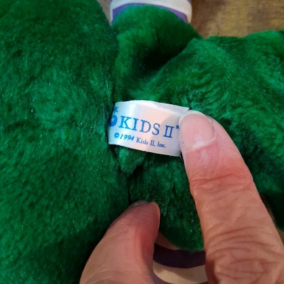 Vtg Kids II Plush Green Frog Crib Stroller Musical Pull Toy Pink Speckle Bow '94