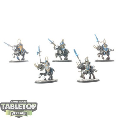 Slaves to Darkness - 5x Chaos Knights klassisch - bemalt